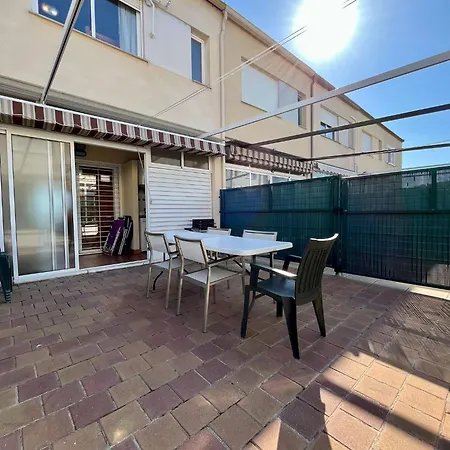 Adosado En Urbanizacion Encantadora